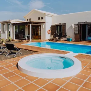 Marina Deluxe & Pool , Playa Blanca (Lanzarote) Spain